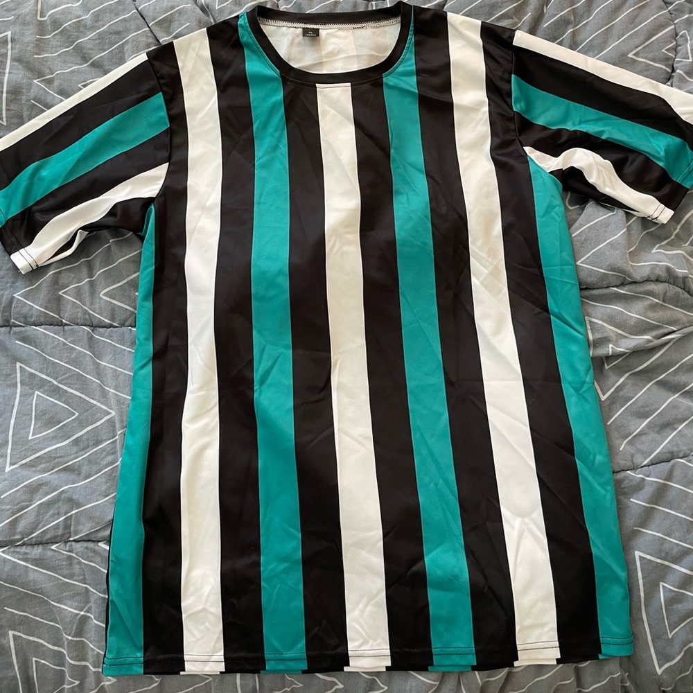 SHEIN T-Shirt, size L